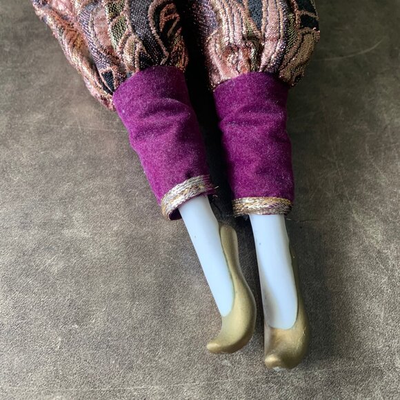 VINTAGE Porcelain Harlequin Bendable Doll Collectable - Picture 5 of 14